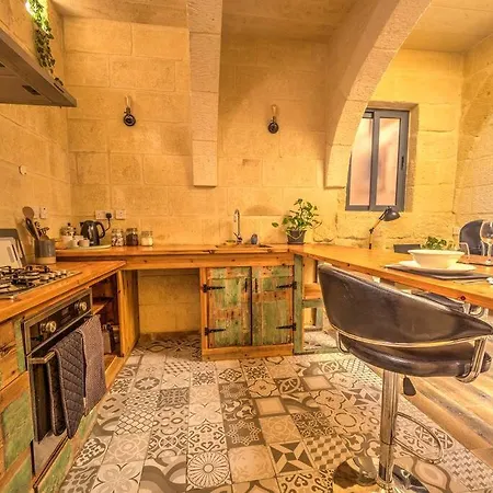 Roam Gozo - The Bunker - Stunning 1 Bed - Rare Find! Lejlighed