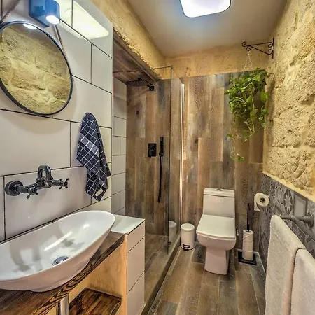 Daire Roam Gozo - The Bunker - Stunning 1 Bed - Rare Find! *