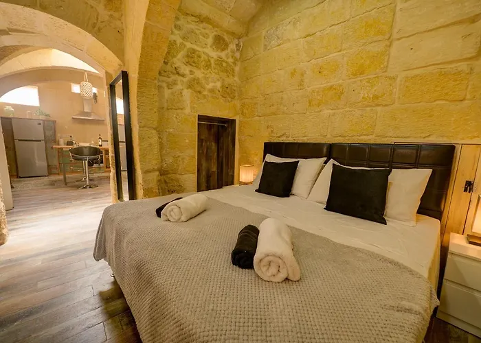 Roam Gozo - The Bunker - Stunning 1 Bed - Rare Find! *