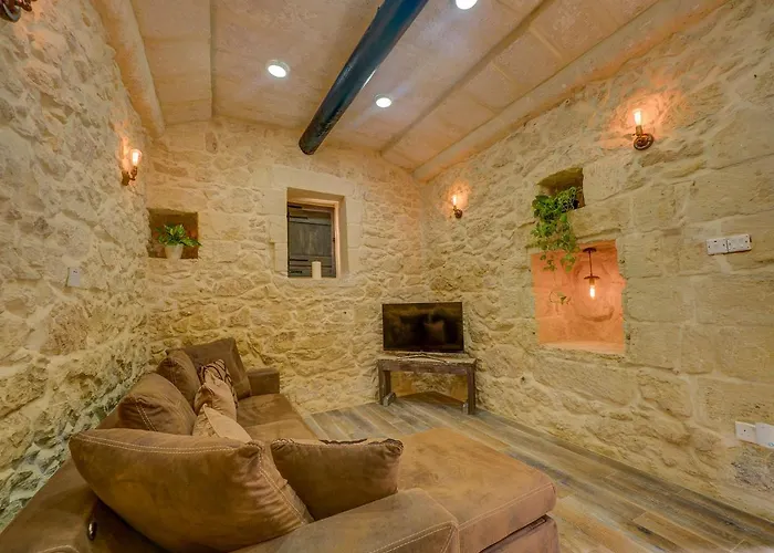 Roam Gozo - The Bunker - Stunning 1 Bed - Rare Find!