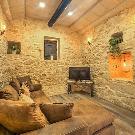 Roam Gozo - The Bunker - Stunning 1 Bed - Rare Find! Daire