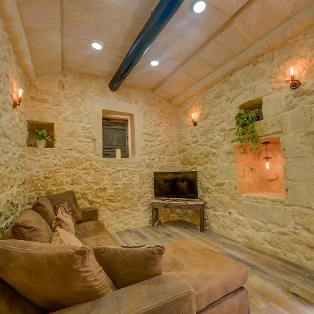 Roam Gozo - The Bunker - Stunning 1 Bed - Rare Find!