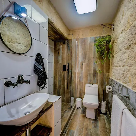 Roam Gozo - The Bunker - Stunning 1 Bed - Rare Find! Daire *